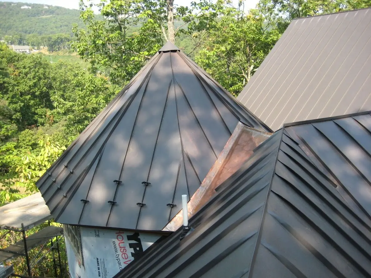 Professional Gutter Cleaning by Craftsman Roofing in Avery Estates